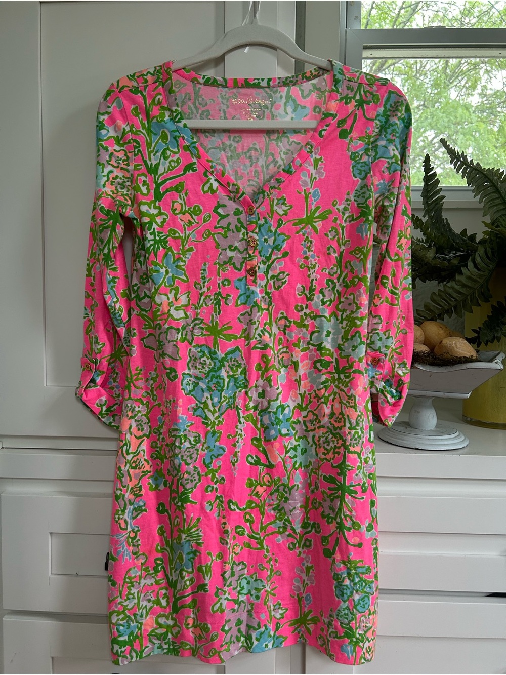 Lily Pulitzer Lena-Peru sz small with cute 3/4 cuffed sleeve w/ button